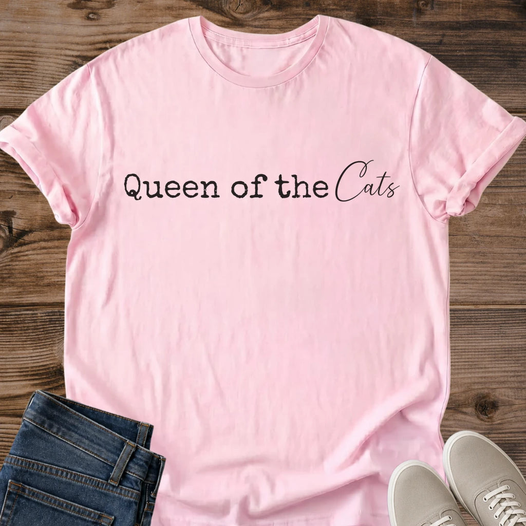 Pet Owner Apparel Cat Mom Shirt Funny Queen Design Graphic Tee Soft Unisex Fit Lightweight Fabric Comfortable Wear Cat Lover Gift Minimalist Style Casual Everyday Outfit Birthday Present Idea Cat Lady Fashion Multiple Color Options Novelty