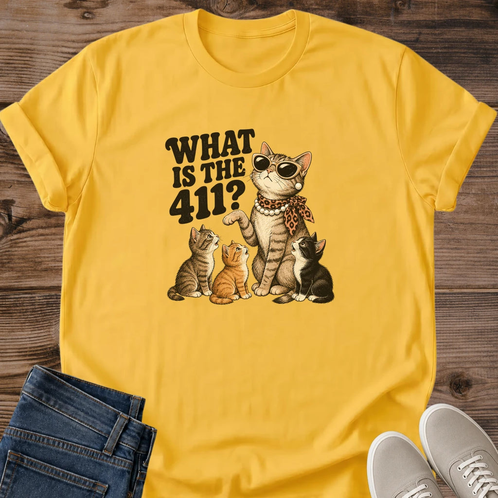 Funny Cat Shirt Retro Tabby Design Perfect Cat Mom Gift Sassy Feline Wearing Sunglasses Pearl Necklace Leopard Print Scarf Graphic Tee Vintage Style Novelty Apparel Cat Lover Present Birthday Gift Casual Wear Outfit Statement Piece Pet